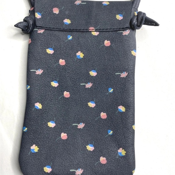 FREE PEOPLE CROSSBODY BAG NWT HAS EXTRA LONG STRAP APPROX 23” drop blk leather - Picture 4 of 7